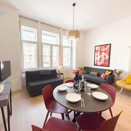 San Lazzaro 23 - 4 Tirabora Short Rent Apartment Trieste